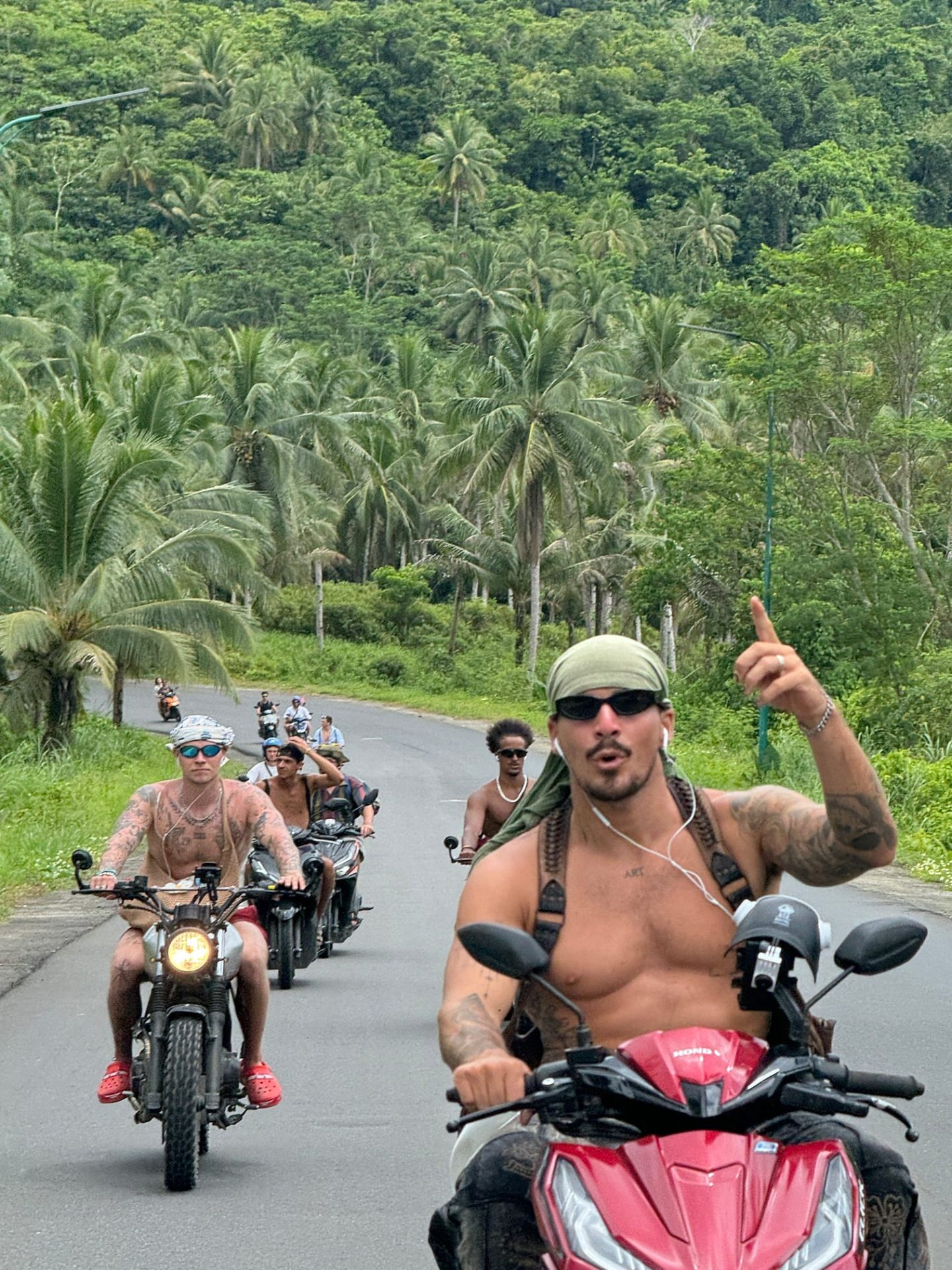 Jon leading the loop, Juan & Lonely